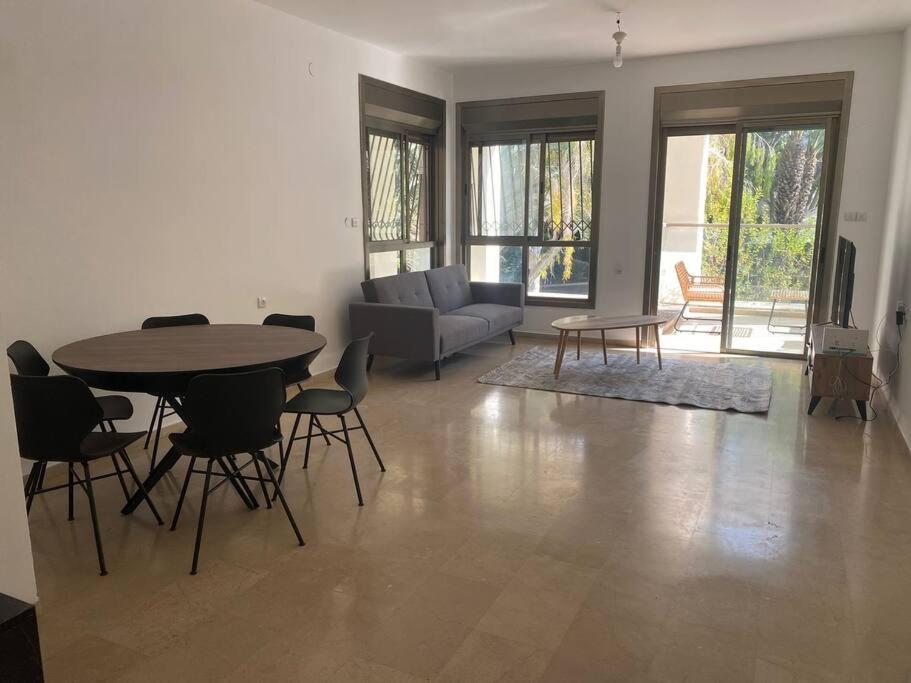 Apartment - Ramat Aviv *